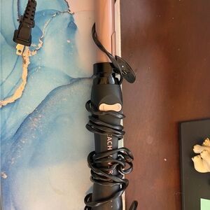 The Beachwaver Co. Black and Rose Gold Curling Iron